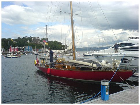 Hitltgund at Tobermory - 2009 - A rare photo by CP